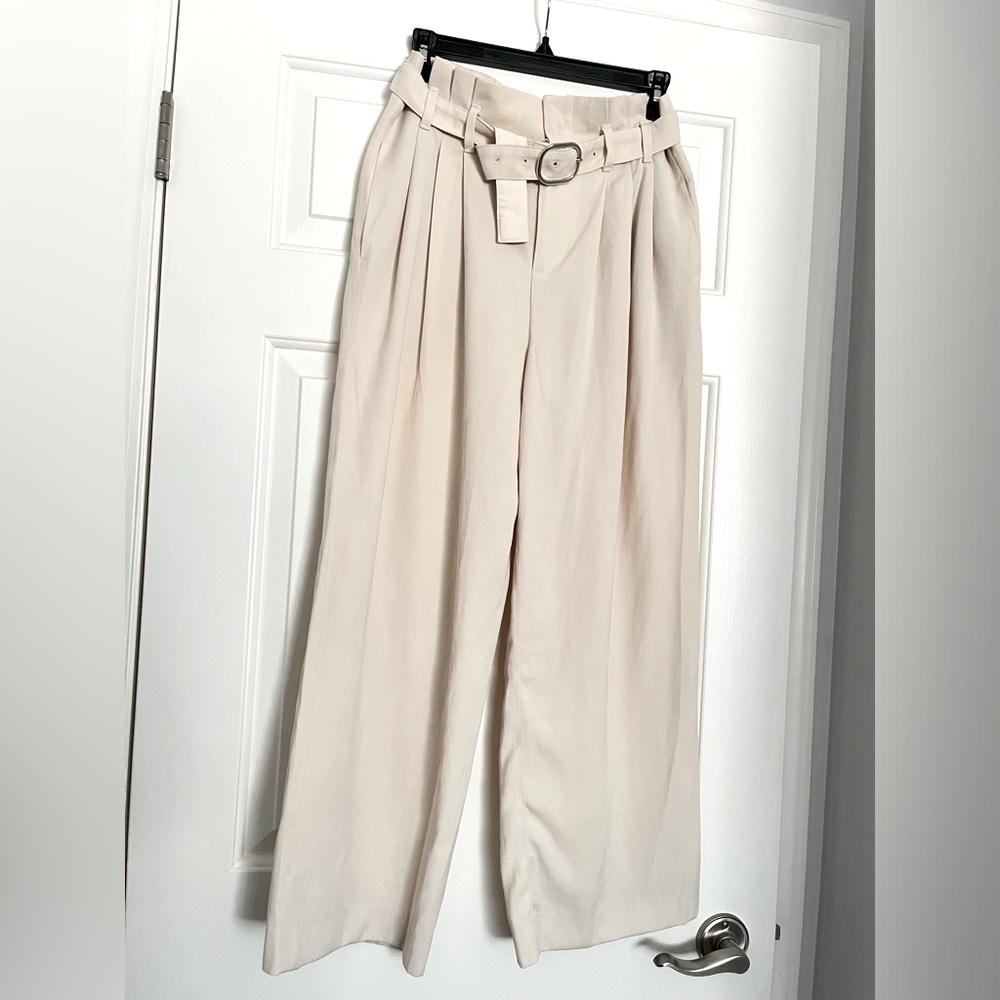 New Zara beige pants with belt